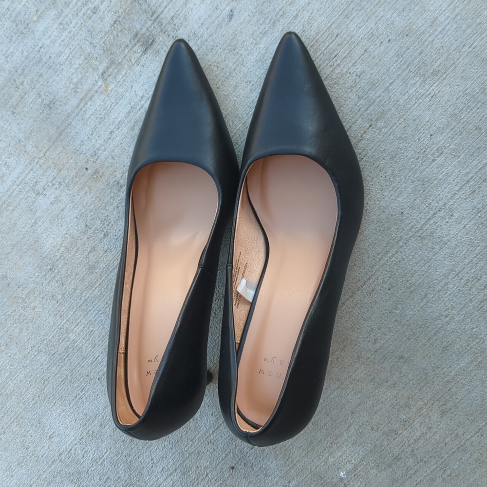 A New Day Black Pointed Toe Classic Faux Leather Heels 9.5